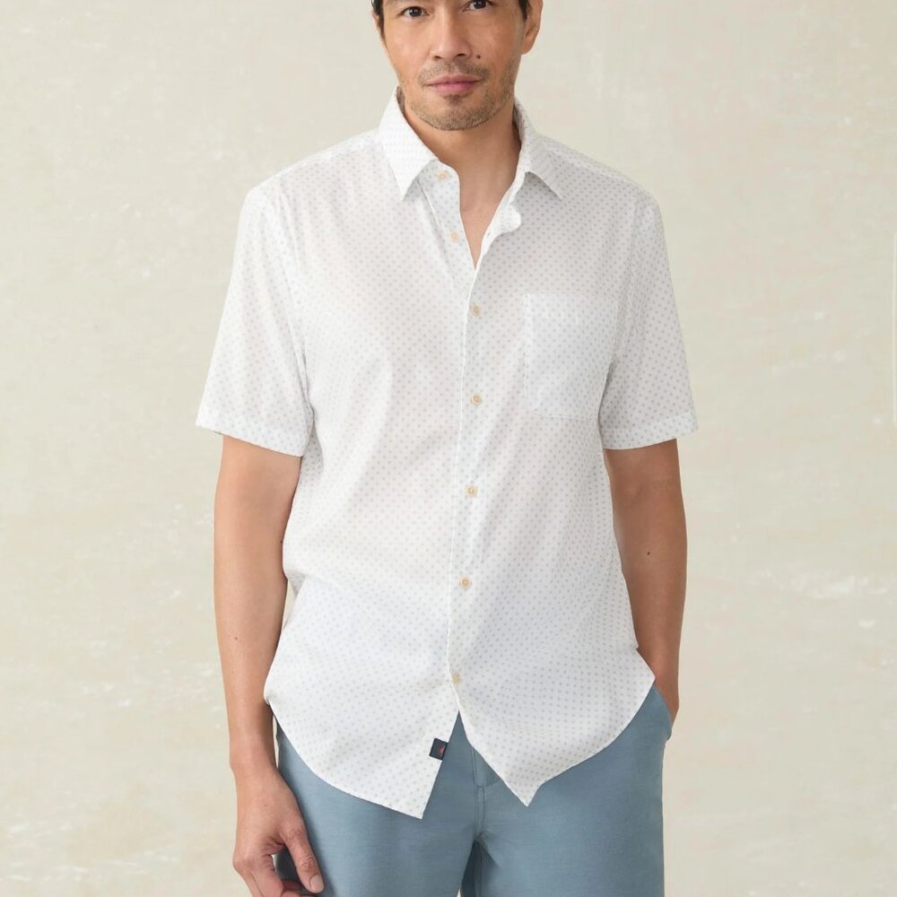 Men's Faherty Short-Sleeve Movement Monterey Shirt - NWOT, Small, White/Blue